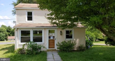 49 Waterfall Rd, Chester Gap, VA 22623 - photo 2