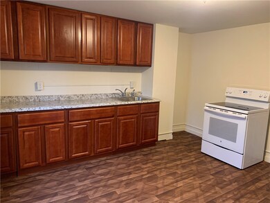 43 Spruce St unit 4, Oneonta, NY 13820 - photo 4