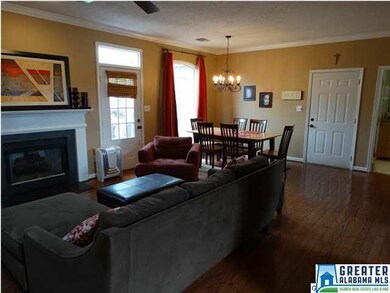 Large family and dining room w/ hardwood floors an