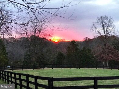 18912 Black Oak Rd, Purcellville, VA 20132 - photo 2