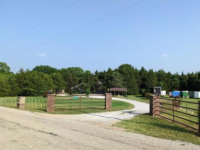 638 Cemetery Rd, Decatur, TX 76234 - photo 2