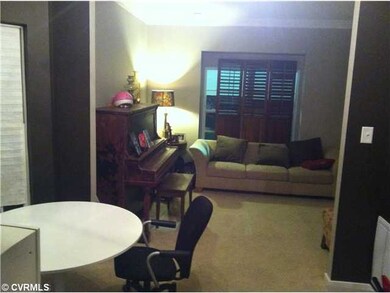Dining Room - Picture of Dr, looking into the LR