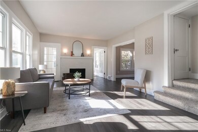 3327 Berkeley Rd, Cleveland, OH 44118 - photo 7