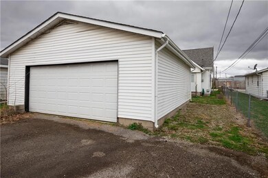 241 Mcshane St, Columbus, IN 47201 - photo 5
