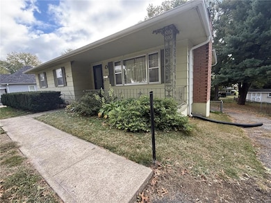 3316 Scott St, Saint Joseph, MO 64507 - photo 2