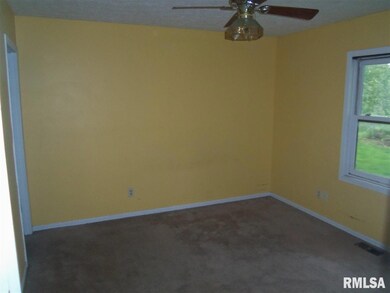 1539 W 48th St, Davenport, IA 52806 - photo 3