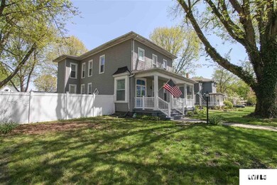 124 8th St, Lincoln, IL 62656 - photo 2