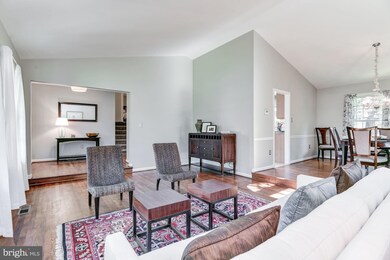 20320 Pleasant Ridge Dr, Montgomery Village, MD 20886 - photo 5