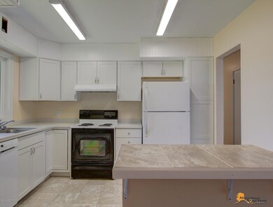 kitchen - new cabinets & counters