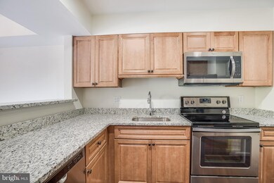 5700 Chapman Mill Dr unit 410, Rockville, MD 20852 - photo 2
