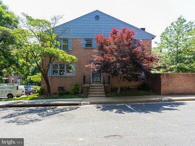 3022 Seven Oaks Place, Falls Church, VA 22042 - photo 2