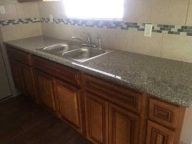 7733 Parker Rd, Houston, TX 77016 - photo 6