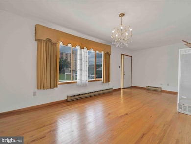 22 W Cherry St, Shenandoah, PA 17976 - photo 7