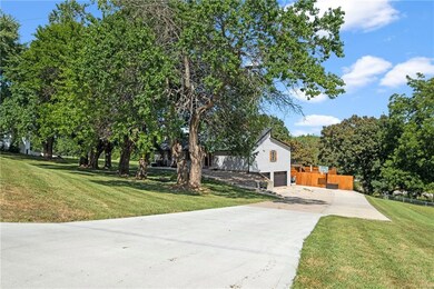 131 Rock Creek Loop, Lansing, KS 66043 - photo 5