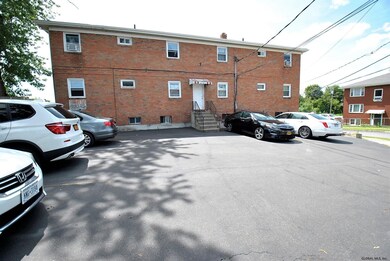 35 Mcalpin St, Albany, NY 12209 - photo 3