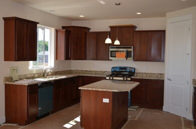 Kitchen/ Photo Similar