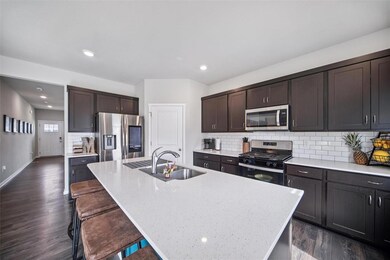 10240 Powell Ave, Johnston, IA 50131 - photo 6