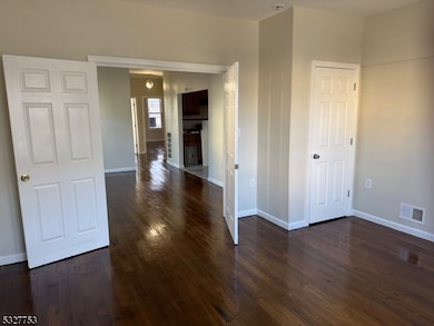 56 Aldine St, Newark, NJ 07112 - photo 5