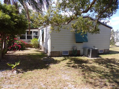 922 Yew St, Sebastian, FL 32976 - photo 5