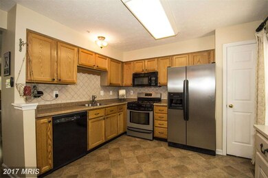 9827 Bale Ct, Owings Mills, MD 21117 - photo 5