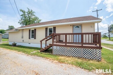 606 S Mulkey St, Christopher, IL 62822 - photo 4