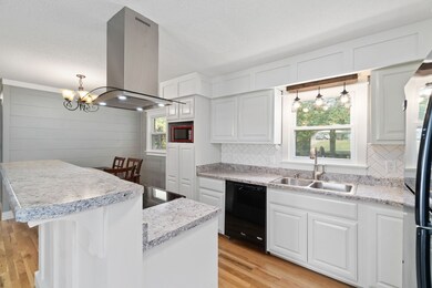 50 Peachtree St, Tennessee Ridge, TN 37178 - photo 7