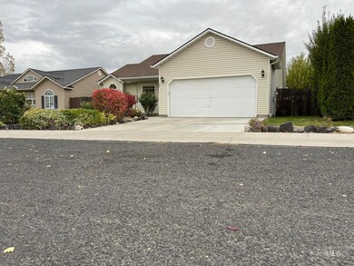 382 Hailee Ave, Twin Falls, ID 83301 - photo 2