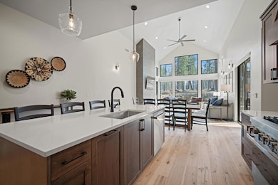 4-web-or-mls-18124 Forestbrook-04