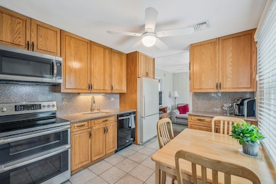 3 Appletree Ln, Levittown, NY 11756 - photo 6