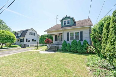 8 Mohawk Ave, Rensselaer, NY 12144 - photo 2