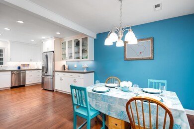 1421 dining into kitchen