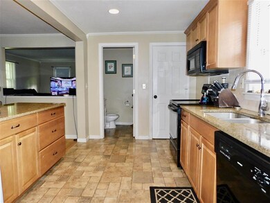 16 Denise St, Nashua, NH 03063 - photo 3