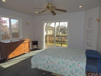 2nd Bedroom with recesssed lighting, wall sconces 