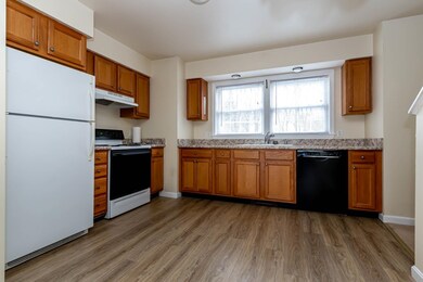 1029 S Mammoth Rd unit 30, Manchester, NH 03109 - photo 5
