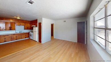 101 N Frankfort Ave, Sperry, OK 74073 - photo 5