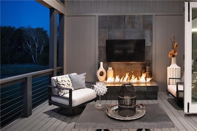 2150 Palisades Dr, Riverside, MO 64150 - photo 7