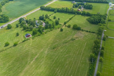 750 Elizabeth Station Rd, Paris, KY 40361 - photo 4