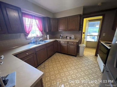 667 Chilson Rd, Howell, MI 48843 - photo 6