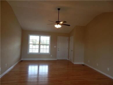 1803 Lakin Ln, Columbia, TN 38401 - photo 2