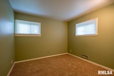1504 Lakewood Dr, Bettendorf, IA 52722 - photo 7
