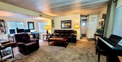 3005 Living room