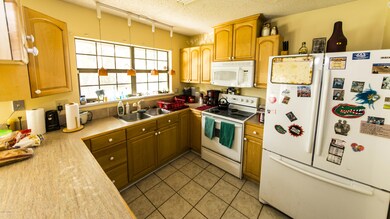 Kitchen 1 (6)(1)