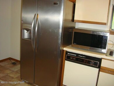 136 English Ct, Bushkill, PA 18324 - photo 4