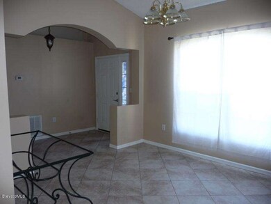Entryway into Formal Living(800x600)