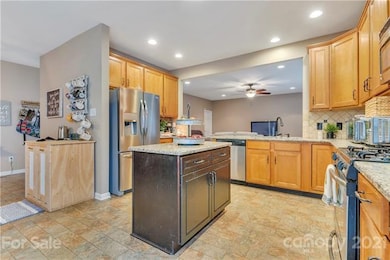 3901 Quiet Stream Dr, Concord, NC 28025 - photo 3