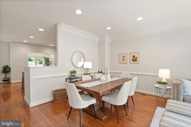 9986 Cyrandall Dr, Oakton, VA 22124 - photo 7