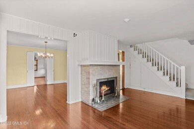 002 LR DR - 10 Pleasant St Cos Cob CT