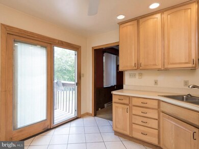 10 Oak Ct, Annapolis, MD 21401 - photo 4