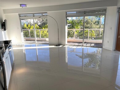 7700 Tatum Waterway Dr unit 301, Miami Beach, FL 33141 - photo 2