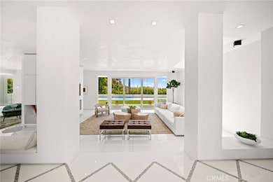 1046 N Hillcrest Rd, Beverly Hills, CA 90210 - photo 7